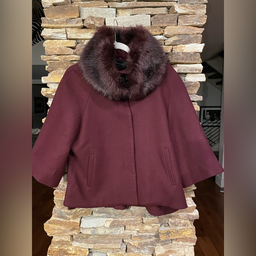 ELIE TAHARI Burgundy Cropped Faux Fur Cape Coat.